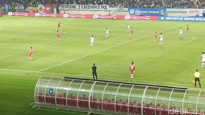 Laga Persis Solo melawan PSIS Semarang pada pekan kedua Liga 1 2024/2025, di Stadion Manahan Solo, Sabtu (17/8/2024).