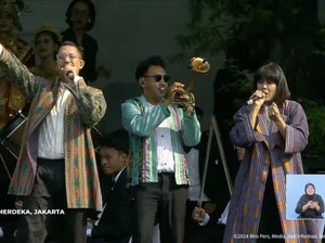 Senandung HiVi-Maliq & DEssentials Jelang Penurunan Bendera HUT ke-79 RI