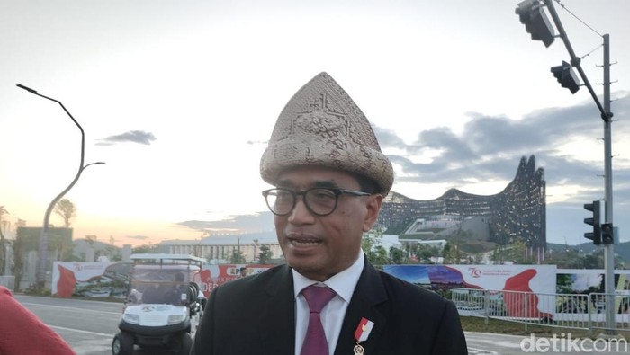 Menhub Budi Karya & Kereta Tanpa Rel di IKN