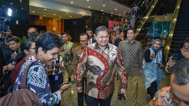 Menko Perekonomian Airlangga Hartarto dalam Konferensi Pers Nota Keuangan dan Rancangan Anggaran Pendapatan dan Belanja Negara (RAPBN) 2025 di Kantor Pusat Ditjen Pajak Gatot Subroto, Jakarta, Jumat (16/8/2024). (Dok. Kemenko Perekonomian)