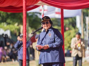 Menteri Siti Nurbaya Upacara HUT RI di Rinjani, Lepas 2 Elang Bondol