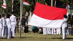 Momen Menteri LHK Pimpin Upacara HUT ke-79 RI di Rinjani