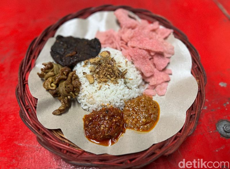 Nikmatnya Nasi Uduk Remaja H.Toha, Sejak 1970an di Cikini