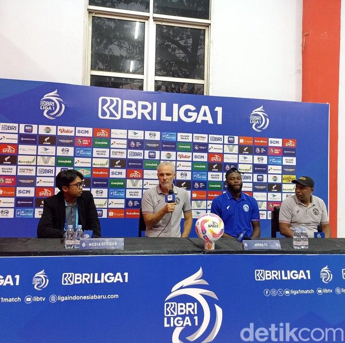 Pelatih Arema FC Joel Cornelli