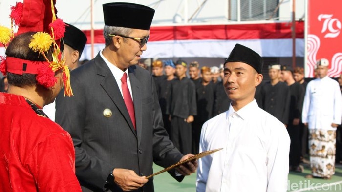 Penyerahan remisi kepada narapidan di Lapas Kelas I Cirebon
