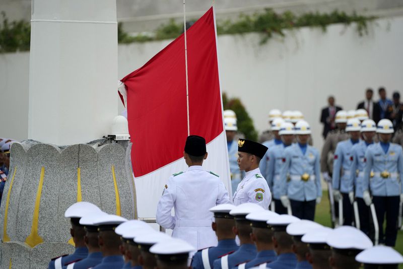 Tim Nusantara Baru sukses mengibarkan bendera merah putih dalam upacara HUT ke-79 RI di IKN, Sabtu (17/8/2024). Nusantara Baru merupakan Paskibraka yang bertugas mengibarkan bendera di IKN.