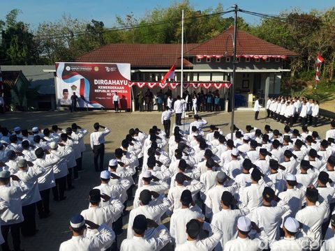 Perdana, upacara HUT ke-79 Kemerdekaan RI di Ponpes Islam Darusy Syahadah, Simo, Boyolali, Sabtu (17/8/2024).
