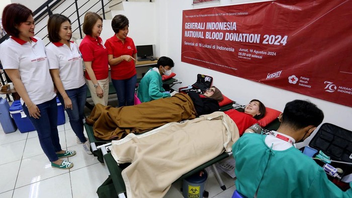 Menyambut Hari Kemerdekaan ke-79 RI Aksi Donor Darah digelar secara serempak di 16 titik di belasan kota Se-Indonesia. Ini aksinya.