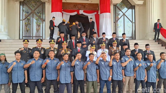 Saat eks napiter ikut berfoto bersama dengan Gubernur Jambi dan pihak forkompinda