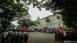 Saat Kru Maskapai Penerbangan Gelar Upacara HUT RI