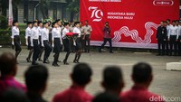 Upacara HUT ke-79 RI berlangsung di Lion Village, Balaraja, Banten, Sabtu (17/8/2024).