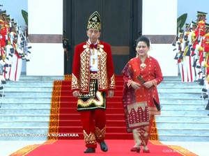 Jokowi Pakai Baju Adat Banjar di Upacara Penurunan Bendera, Ini Maknanya
