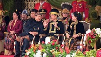 Saat upacara HUT ke-79 RI di IKN, Prabowo tampak duduk di samping kanan Jokowi. Antara Foto/Hafidz Mubarak A.