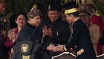 Senyum Jokowi-Prabowo Saat Upacara HUT ke-79 RI di IKN