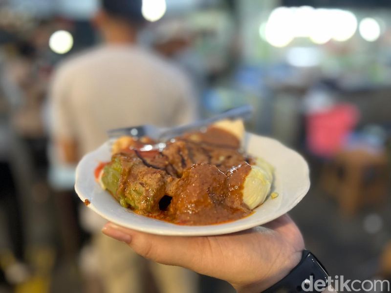 Siomay hingga Es Alpukat Kocok Ini Paling Viral di Cikini