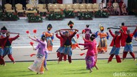 Tarian ditampilkan menjelang upacara detik-detik proklamasi kemerdekaan RI. 