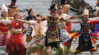 Tarian Berbagai Daerah Meriahkan HUT ke-79 RI di Istana Merdeka