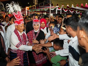 Jadi Irup Penurunan Bendera di Alor, Mendagri Disambut Antusias Warga