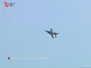 TNI AU Tampilkan Atraksi Pesawat Tempur F16 di Upacara HUT RI IKN