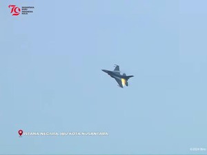TNI AU Tampilkan Atraksi Pesawat Tempur F16 di Upacara HUT RI IKN