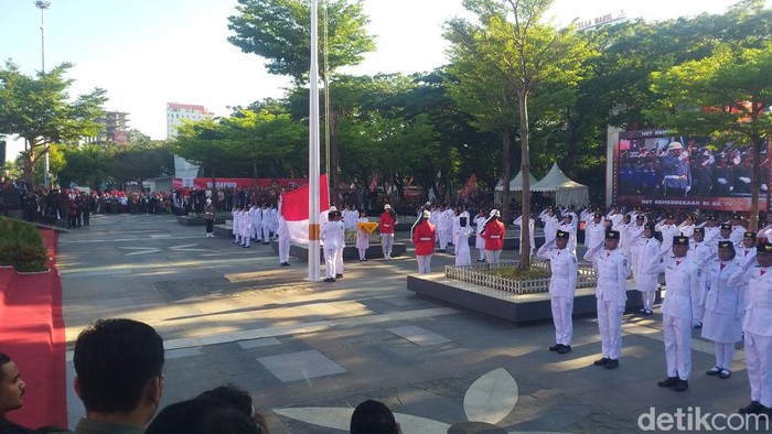 Upacara HUT ke-79 RI di Pantai Losari, Makassar. Sahrul Alim/detikSulsel