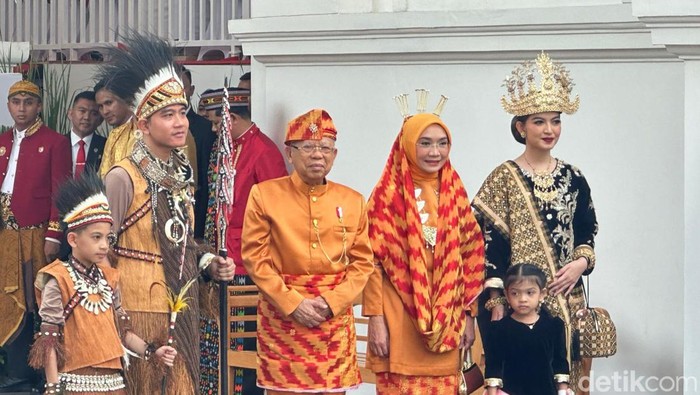 Wapres Maruf Amin dan Wapres RI terpilih Gibran Rakabuming Raka di Istana Merdeka, Jakarta.