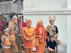 Maruf Amin Kenakan Baju Adat Pontianak di Upacara HUT RI di Jakarta