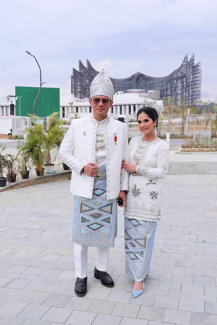 AHY-Annisa Pohan Kompak Pakai Baju Adat Kalteng di HUT Kemerdekaan RI