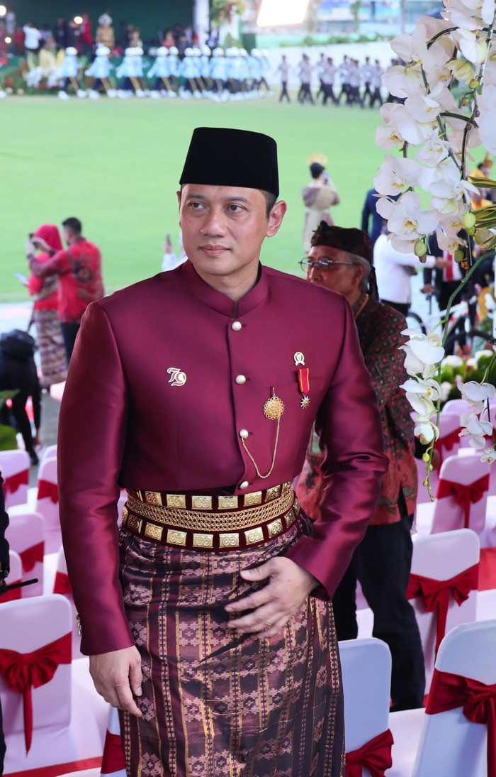 AHY-Annisa Pohan Kompak Pakai Baju Adat Kalteng di HUT Kemerdekaan RI