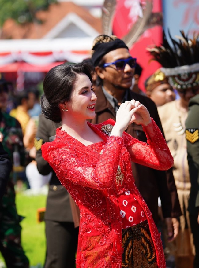 Arumi E konser musik