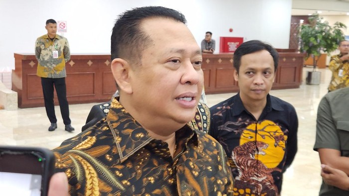 Pertarungan Sengit di Internal Golkar: Bamsoet Berniat Raih Kemenangan Aklamasi dengan Dukungan AGK dan Bahlil