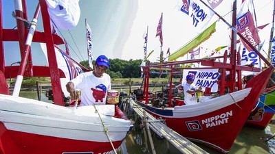 Cara Unik Nelayan Rayakan HUT ke-79 RI