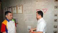 Tak ayal aksi tersebut di ganjar Rekor MURI. Sedikitnya 5.124 Kapal Nelayan yang tersebar dari berbagai daerah di Indonesia di warnai kembali agar terlihat indah.