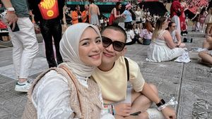 Foto Citra Kirana-Rezky Aditya Nonton Konser Taylor Swift di London, Bak ABG