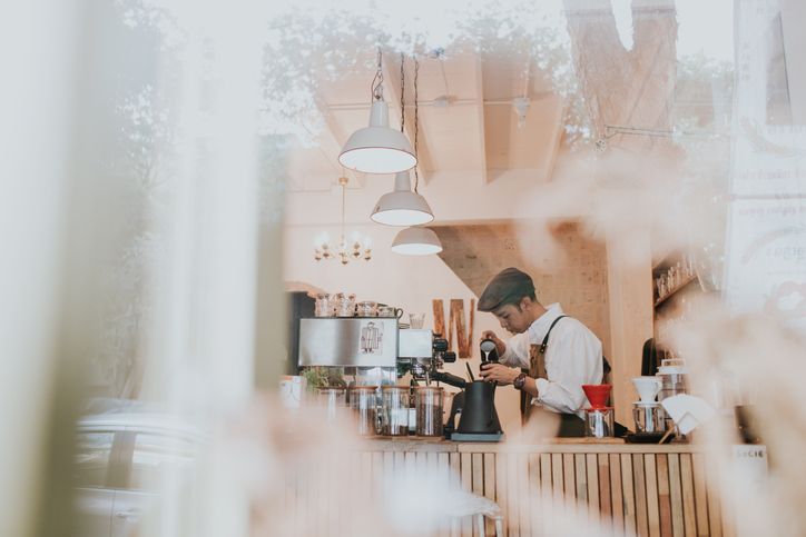 Etiket ketika ngopi di kafe