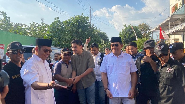 Gusti Bhre saat blusukan di Gilingan bareng Gerindra Solo, Minggu (18/8/2024)