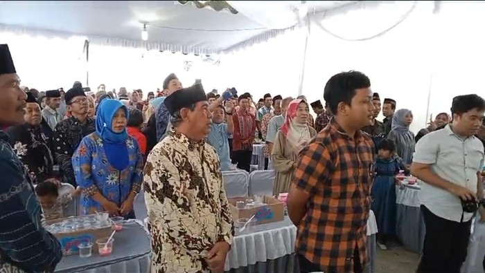 Hajatan Pengantin di Tulungagung Didahului Menyanyikan Indonesia Raya