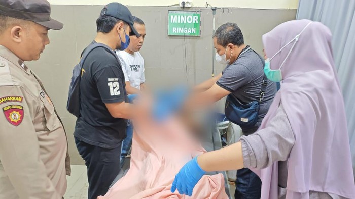 Jenazah wisatawan asal Sidoarjo yang meninggal usai naik Banana Boat di Trenggalek.