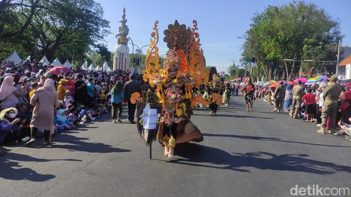 Karnaval Shining Jayandaru.