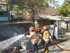 Warung Bakso Sumarni di Gunungkidul Terbakar, Berawal Pemilik Panaskan Kuah