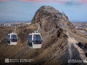 Arab Saudi Akan Operasikan Kereta Gantung ke Gua Hira pada 2025