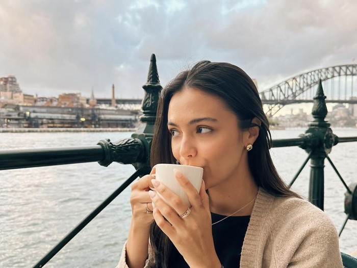 Keseruan Amanda Rawles Saat Kulineran di London hingga Bali Keseruan Amanda Rawles Saat Kulineran di London hingga Bali