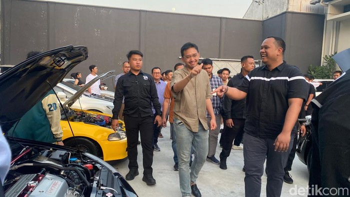 KGPAA Mangkunegara X mengunjungi otoshow di Liga Solo GOR Sritex Solo, Minggu (18/8/2024).