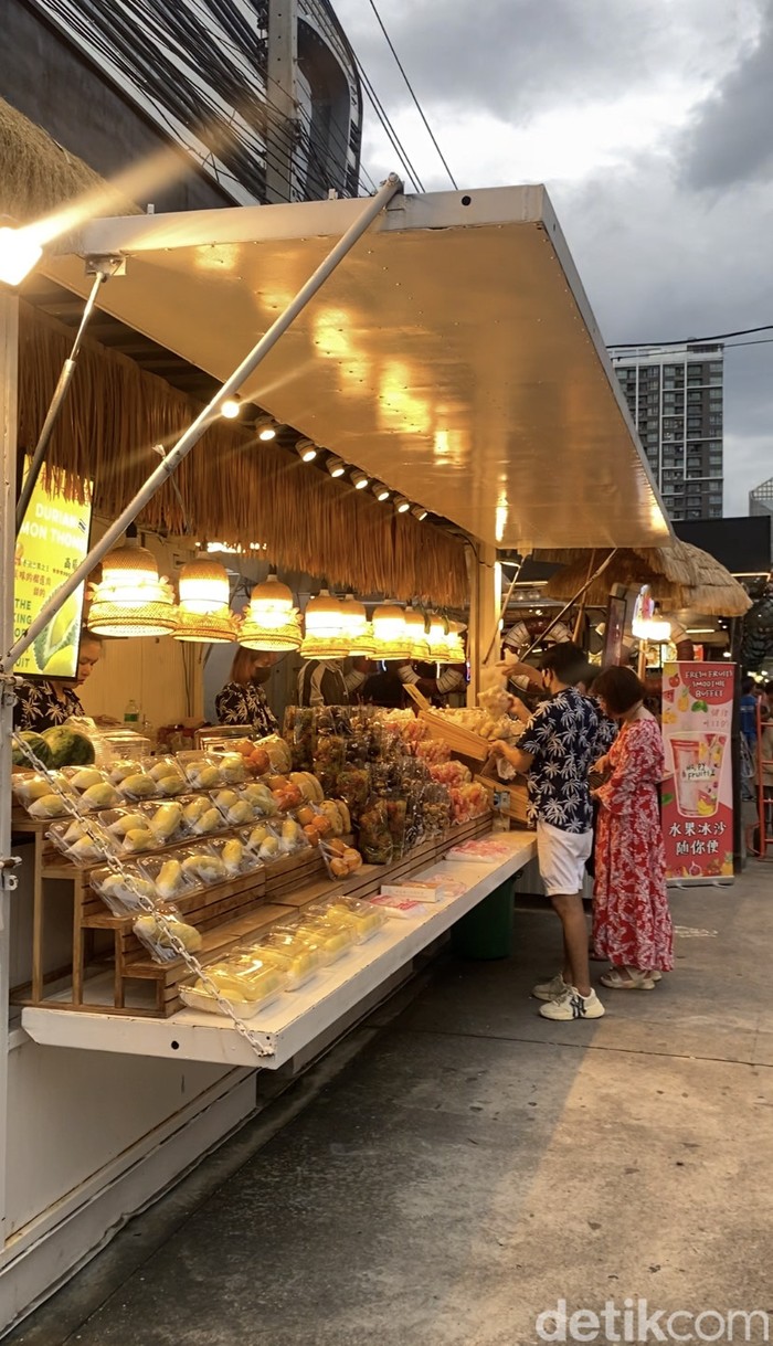 Kulineran di Pasar Malam ‘Jodd Fairs’ yang Paling Viral di Bangkok Kulineran di Pasar Malam ‘Jodd Fairs’ yang Paling Viral di Bangkok