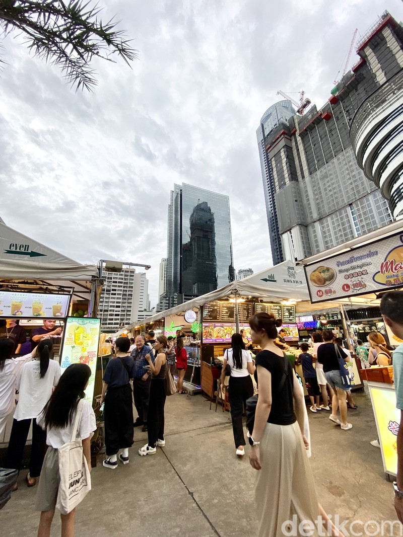 Kulineran di Pasar Malam ‘Jodd Fairs’ yang Paling Viral di Bangkok Kulineran di Pasar Malam ‘Jodd Fairs’ yang Paling Viral di Bangkok