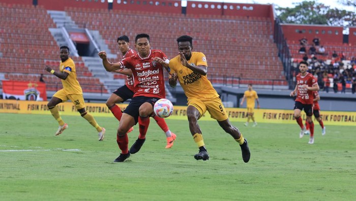 Laga Semen Padang Vs Bali United