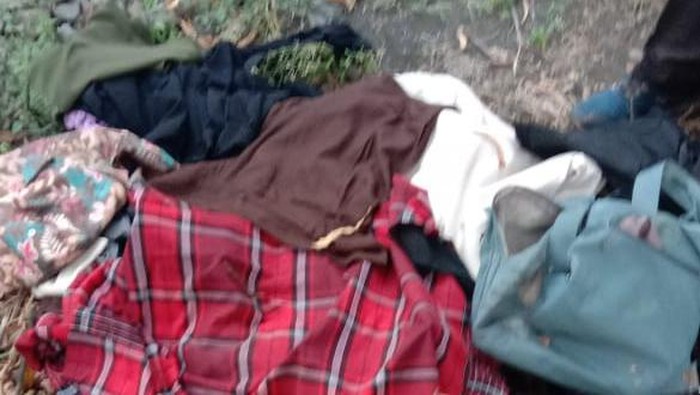 Pakaian korban ditemukan di TKP.