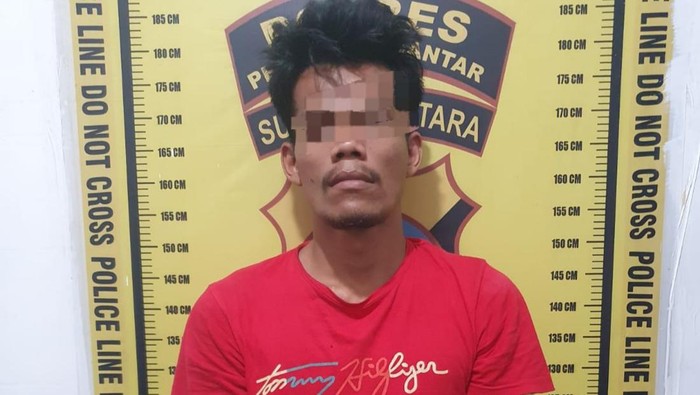 Pelaku pencurian bahan bangunan masjid di Pematangsiantar. (Istimewa)