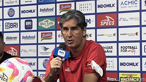 Pelatih Bali United, Stefano Teco Cugurra dalam jumpa pers setelah laga melawan Semen Padang di Stadion Kapten I Wayan Dipta, Minggu (18/8/2024). (Ida Bagus Putu Mahendra/detikBali)