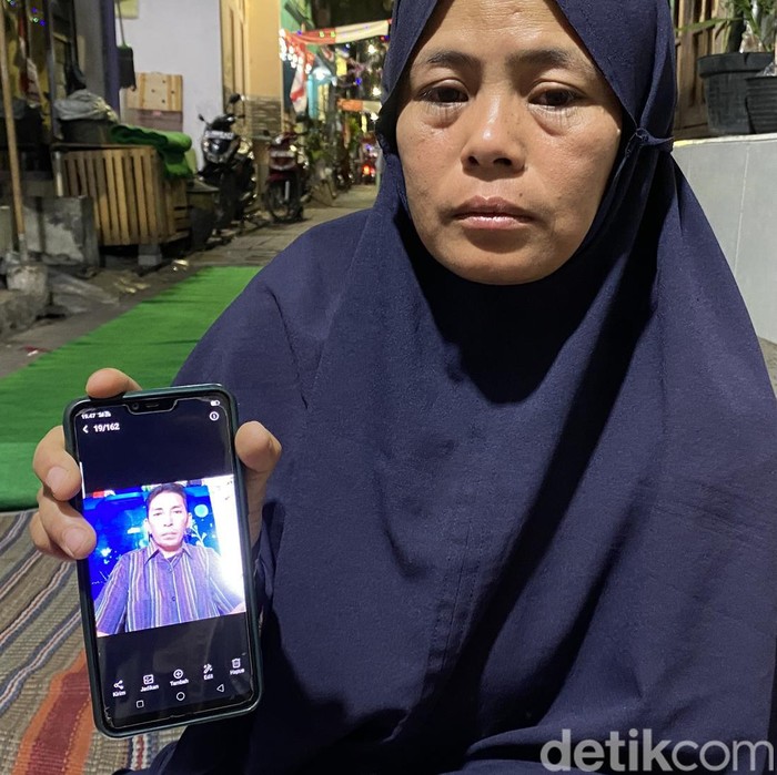 Pengemudi Elf yang Tewas Kecelakaan Maut di Bromo Dimakamkan di Surabaya